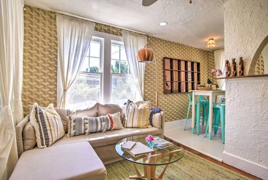 Building Photo - 442 27th St