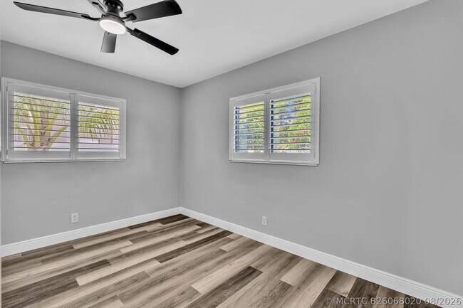 Building Photo - 2056 Park Pl