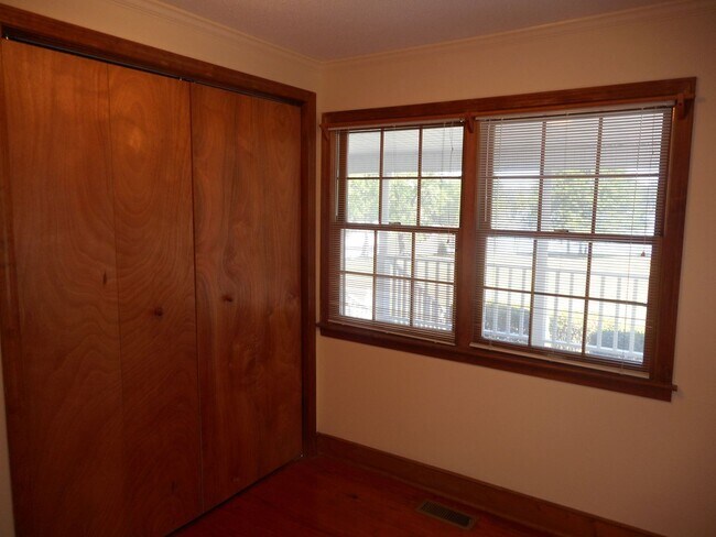 Building Photo - Lake Front 2-Bedroom Home on Beautiful Lake Wylie with a Dock and Boat Lift