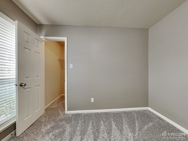 Building Photo - 210 Teron Dr