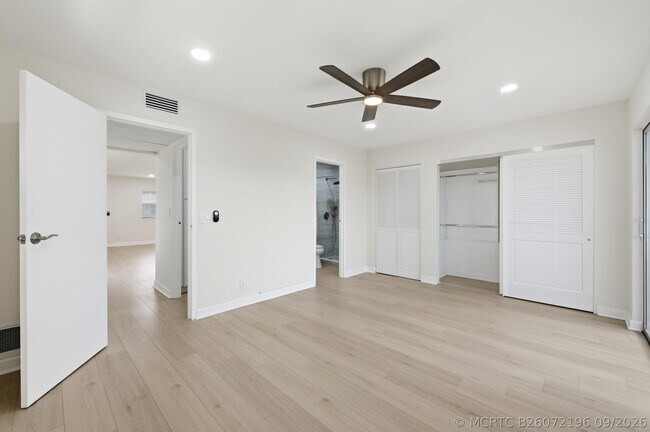 Building Photo - 670 Monaco Ct