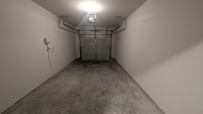 Building Photo - 411 Sandall St