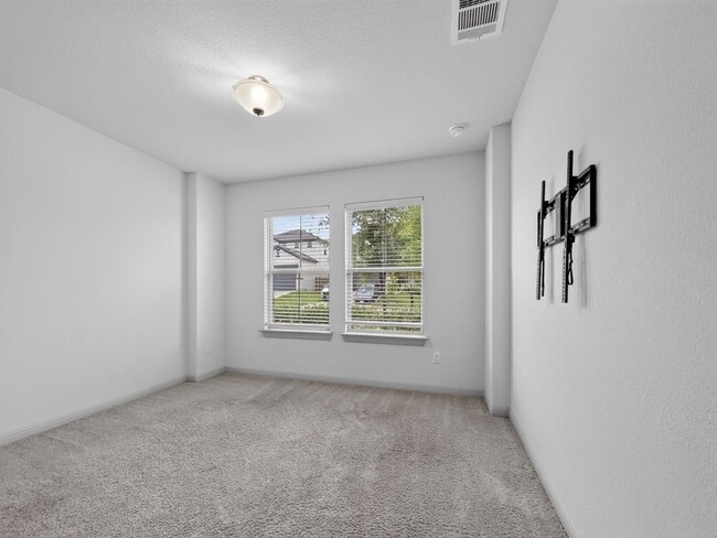 Building Photo - 125 Caterpillar Ln