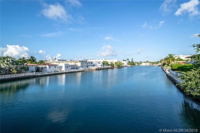 Building Photo - 1255 Marseille Dr