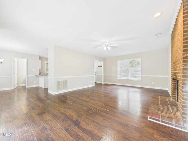 Building Photo - 3516 Casine Ct