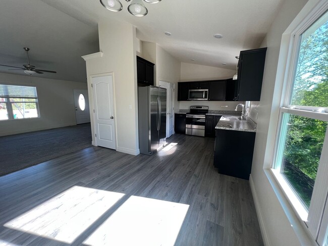 Building Photo - NEW CONSTRUCTION HOME!