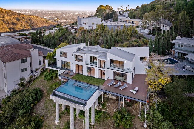 Building Photo - 7567 Hermes Dr