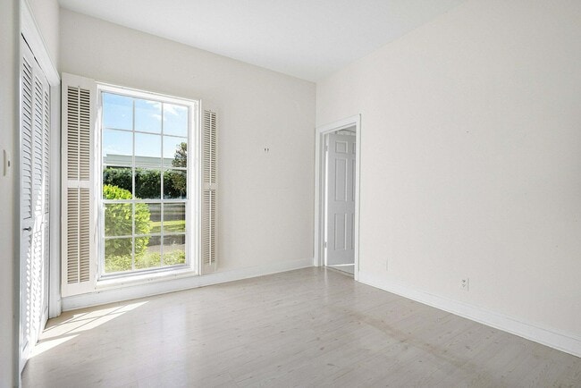 Building Photo - 157 Wells Rd