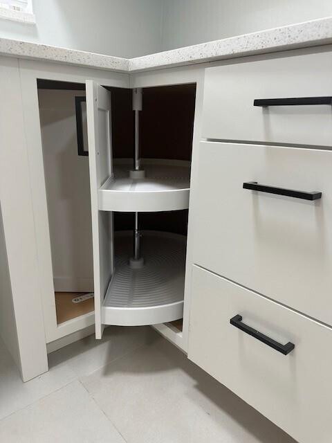 Building Photo - 2700 Coral Springs Dr