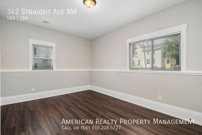 Building Photo - 342 Straight Ave NW