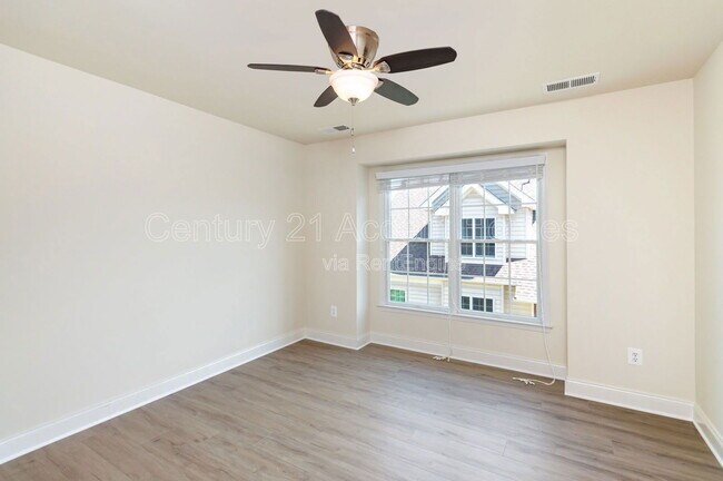 Building Photo - 42911 Nokes Corner Terrace