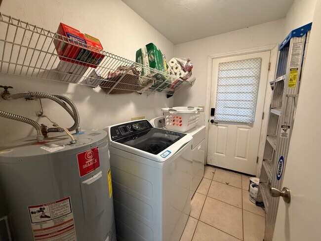 Building Photo - 2428 Talco Hills Dr