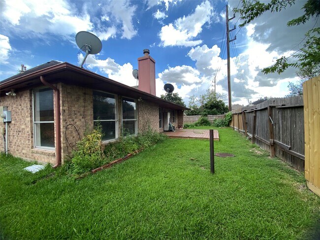 Building Photo - 15922 Williwaw Dr