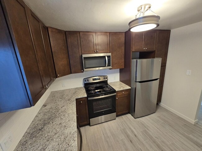 Building Photo - 22 Linden Ave