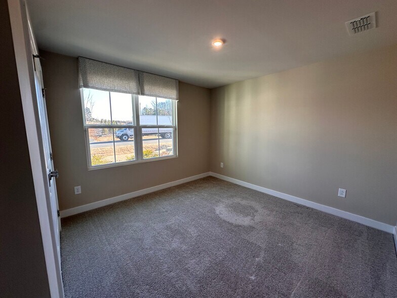 Building Photo - 203 Maggys Wy