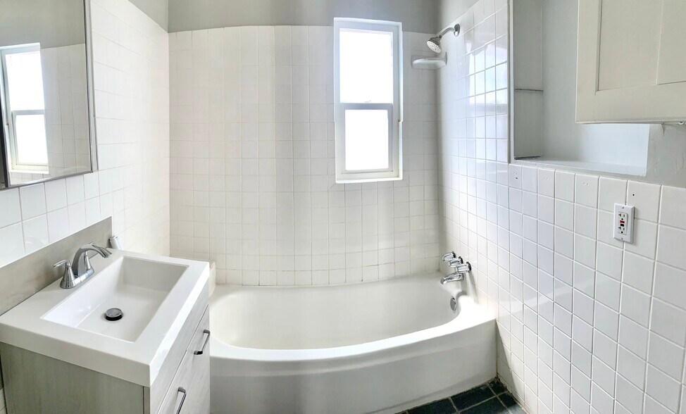 Bathroom - 1637 East Coronado Road