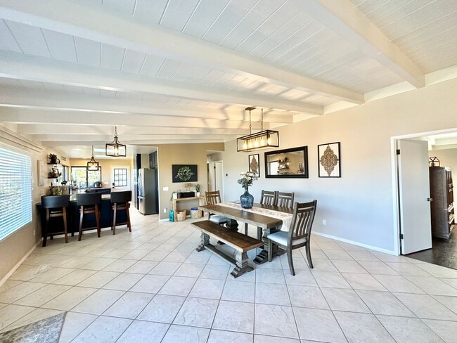 Building Photo - Beautiful, Shorter-Term, Fully Furnished Upstairs Guest Home, on Secluded Hilltop Property with M...