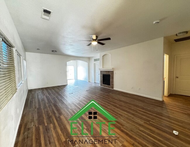 Building Photo - Charming 3 Bedroom, 2 Bath Home in Prime S...