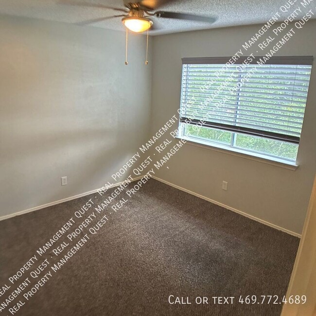 Building Photo - 10631 Wessex Dr