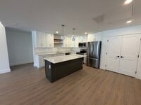 Building Photo - 1060 Main St