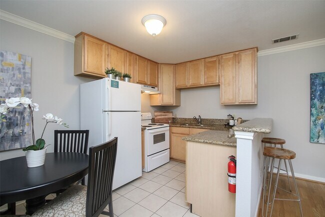 Building Photo - 1307 Welch St