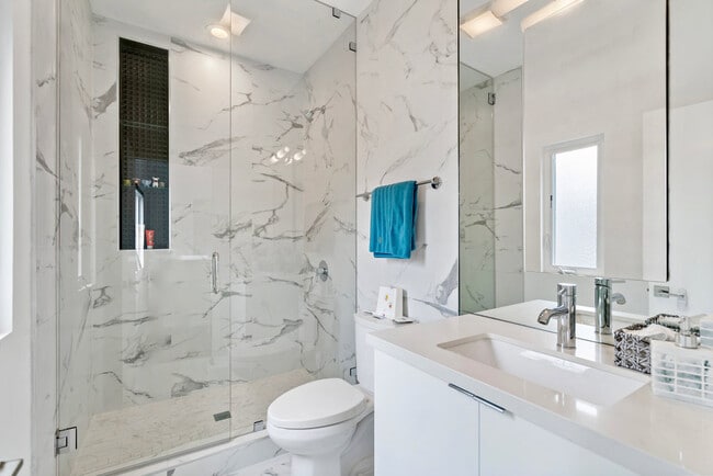 Building Photo - 3218 Ibis St