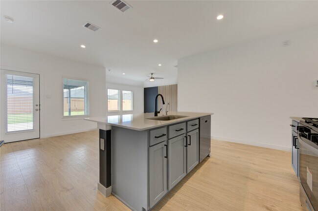 Building Photo - 29910 Ousel Falls Ln
