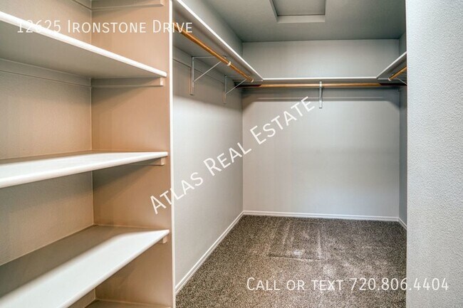 Building Photo - 4 WEEKS FREE RENT IF MOVED IN BY 4/15! Mod...