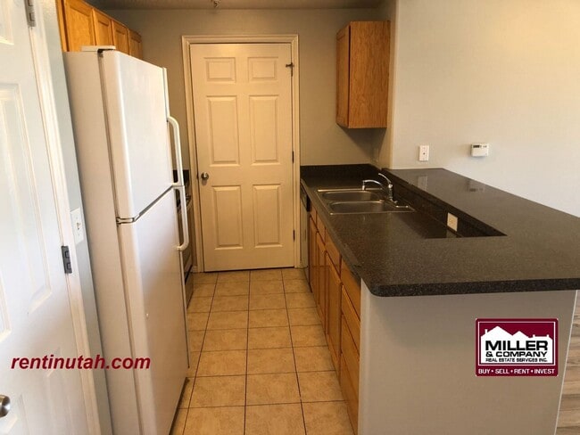 Building Photo - Nice Sandy Condo For Rent!!