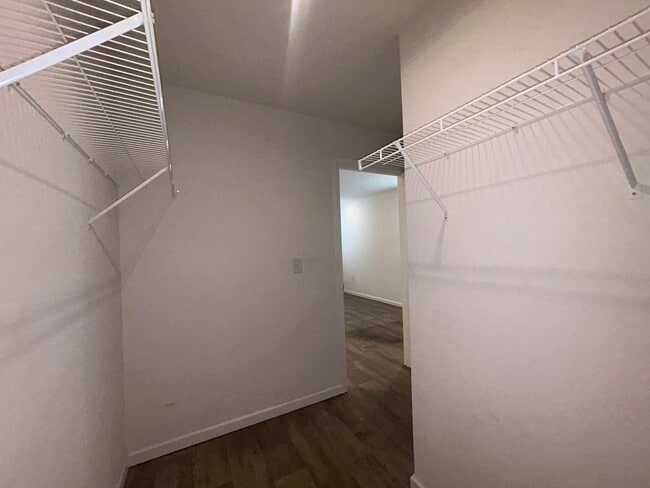 Building Photo - 916 Merganser Way
