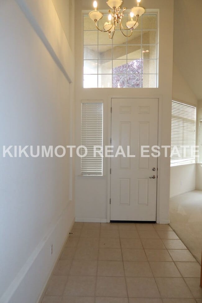 Building Photo - Lakefront 4 bedroom, 3 bath, 3 car  in the Lakeside Community