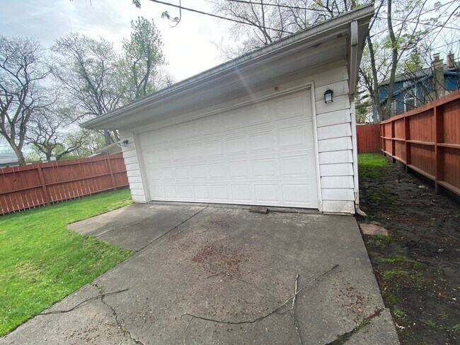 Building Photo - 47 Hackberry Ln