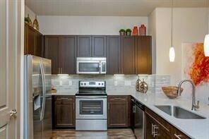 Building Photo - 2033 S Gessner Rd