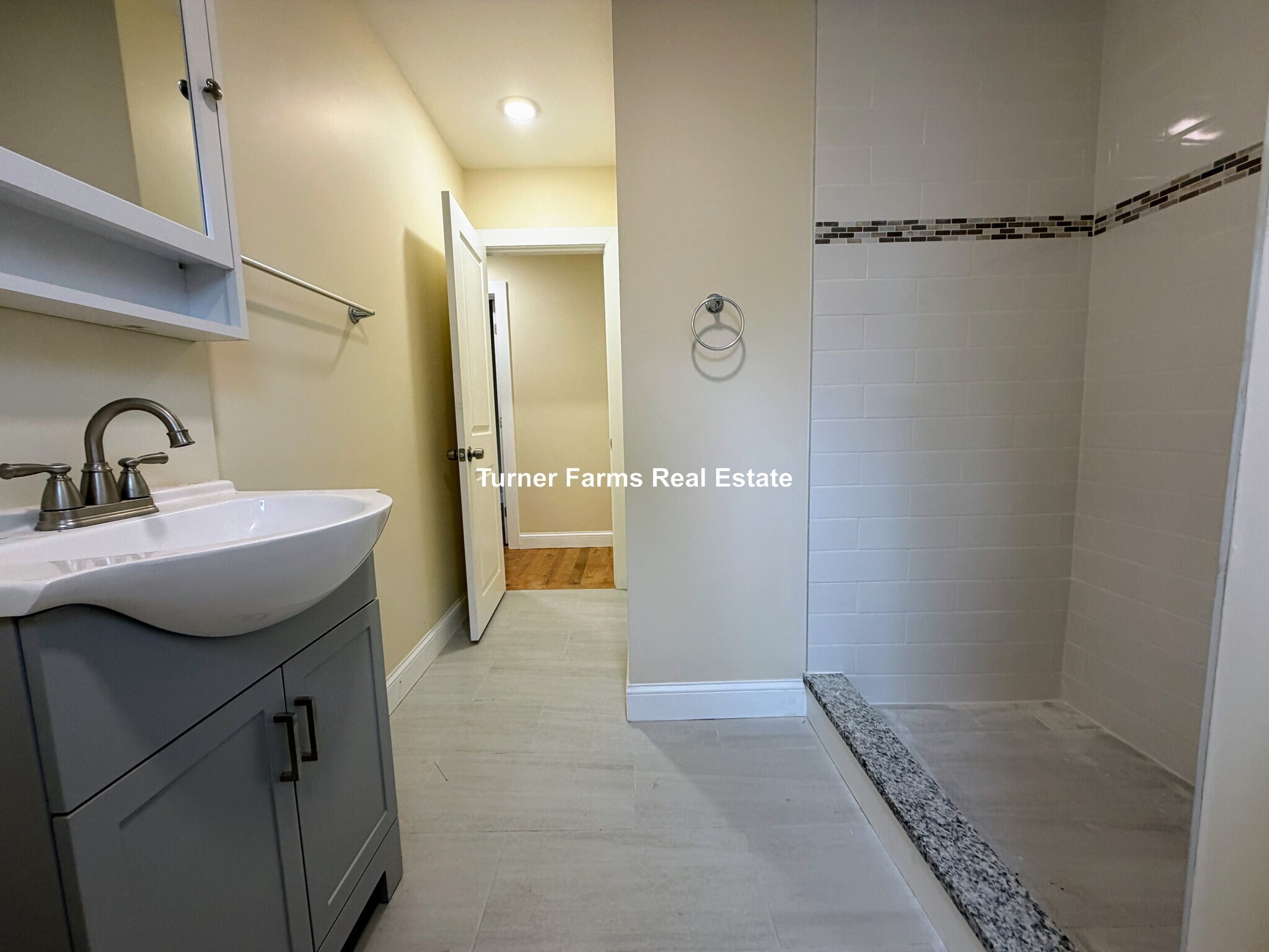 Building Photo - 5 Lowell Cir