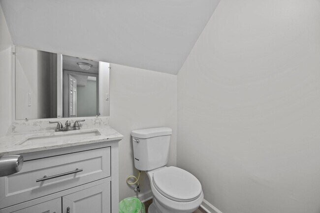 Building Photo - Fantastic Corner Lot, Updated 4 Bedroom Sp...