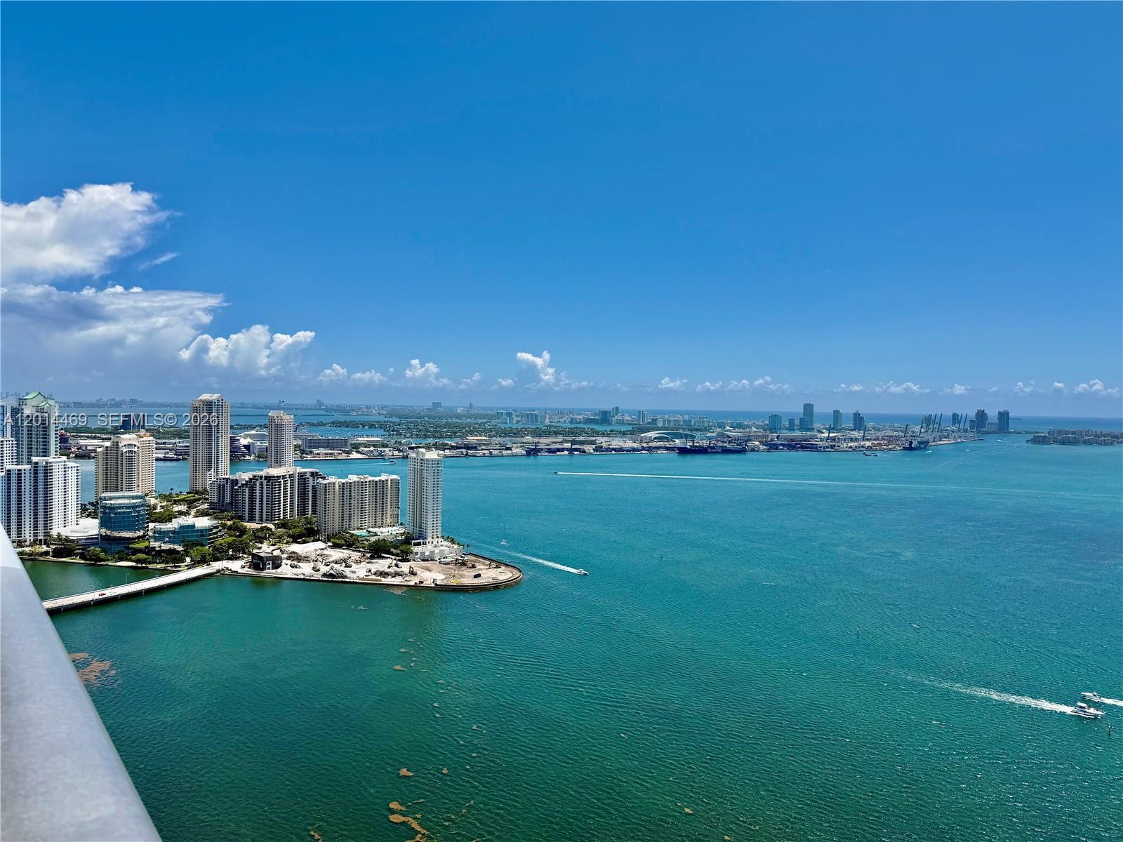 Building Photo - 1331 Brickell Bay Dr