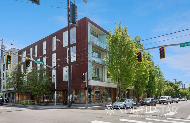 Building Photo - One of a Kind Clinton Condominium
