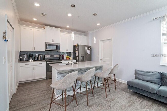 Building Photo - 12039 Prologue Ave