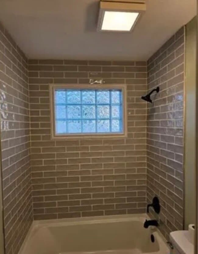 Building Photo - 1205 Liberty St