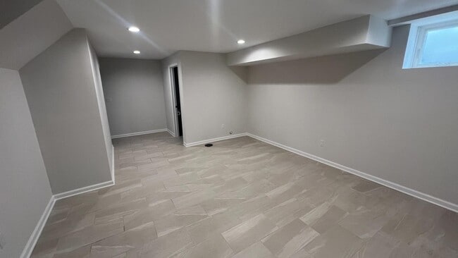 Building Photo - 16 Olyphant Pl