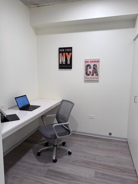 Building Photo - 334 W Schiller St