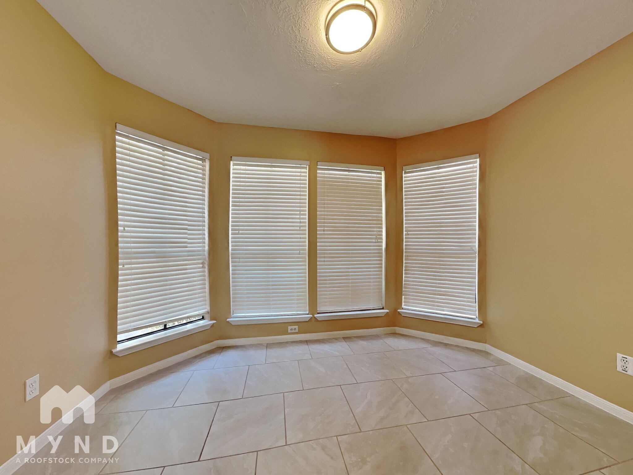 Building Photo - 8111 Valeta Dr