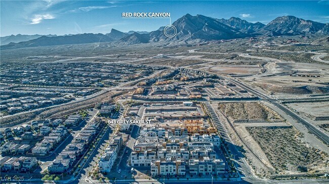 Building Photo - 643 Grey Saker St