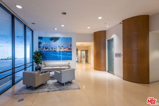 Building Photo - 4265 Marina City Dr
