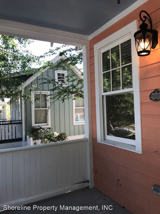 Building Photo - 2 br, 1 bath House - 605 Cottage Square Lane