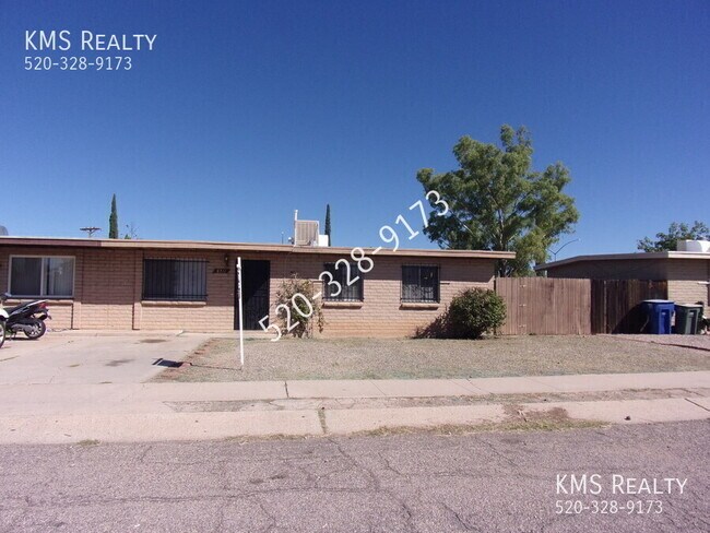 Building Photo - 6711 E Hawk Dr