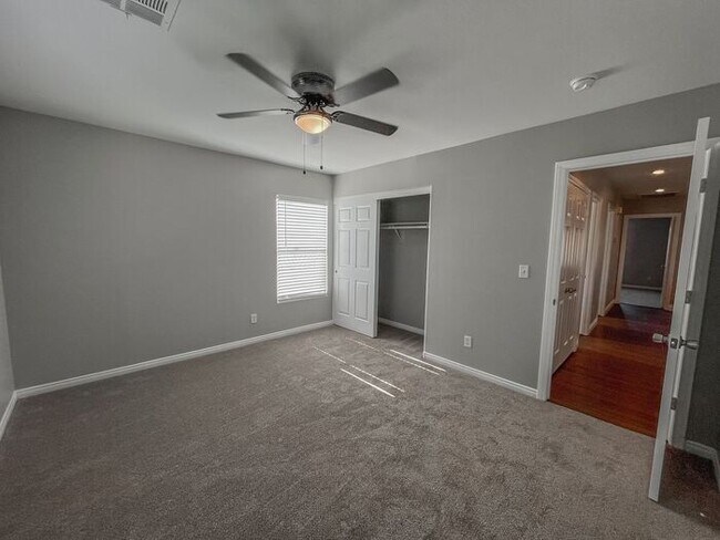 Building Photo - Stunning 5-Bedroom Home in Gated Community...