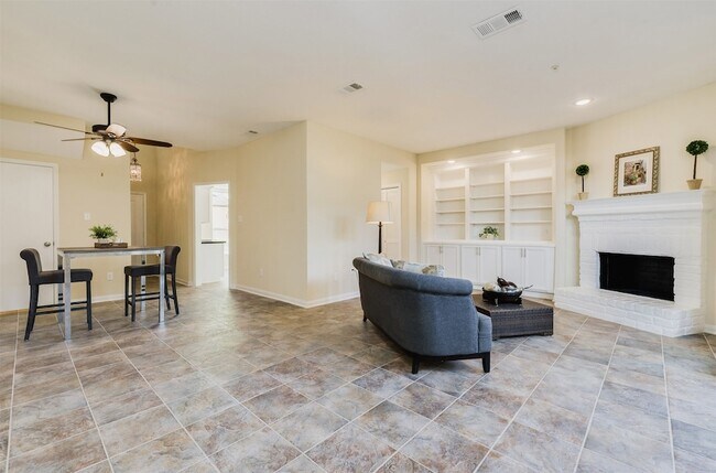 Building Photo - 15169 Kimberley Ct