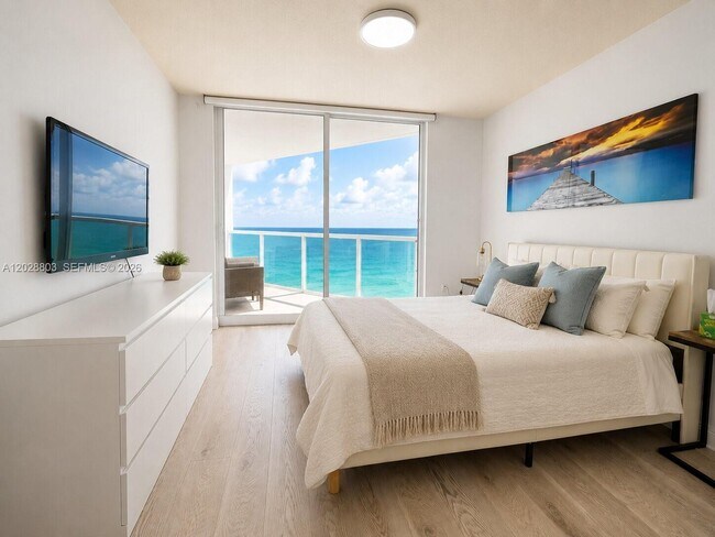 Building Photo - 16699 Collins Ave