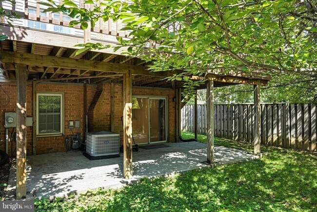 Building Photo - 7132 Swansong Wy
